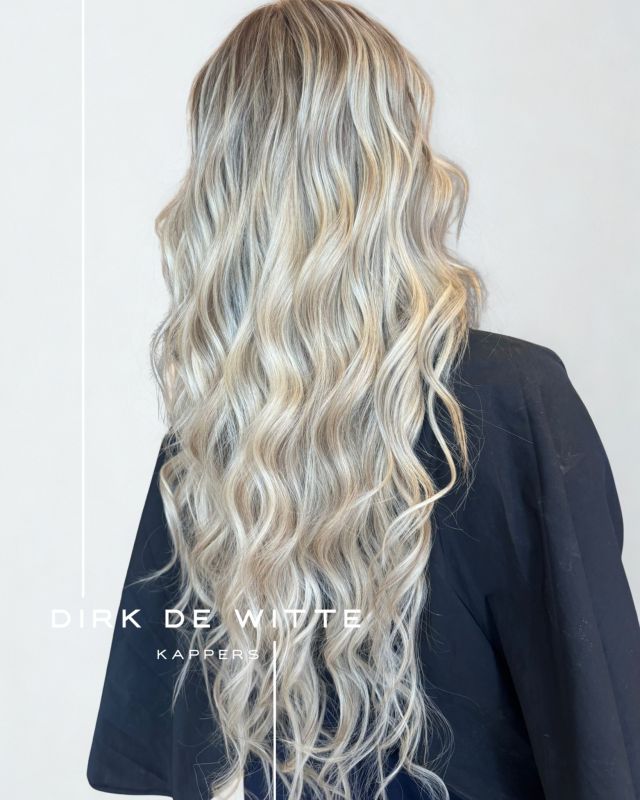 I hope your weekend is as long and beautiful as her hair 🌞—#DDWK #dirkdewittekappers #dirkdewitte #kapper #kapsalon #kappers #hair #hairdresser #hairstylist #hairstyle #blonde #beauty #kapster #haircut #knippen #haar #hairstyles #haircolor #haircolour #hairdye #haircolorist #haircolors #haircolorspecialist #haircolormagic #haircolorinspo #haircolorideas #haircolorinspiration